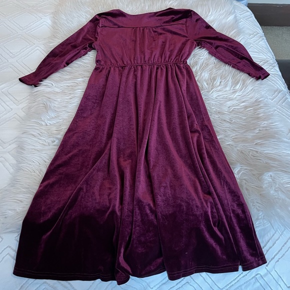 See And Be Seen | Purple Velvet | Midi Dress - Picture 11 of 12